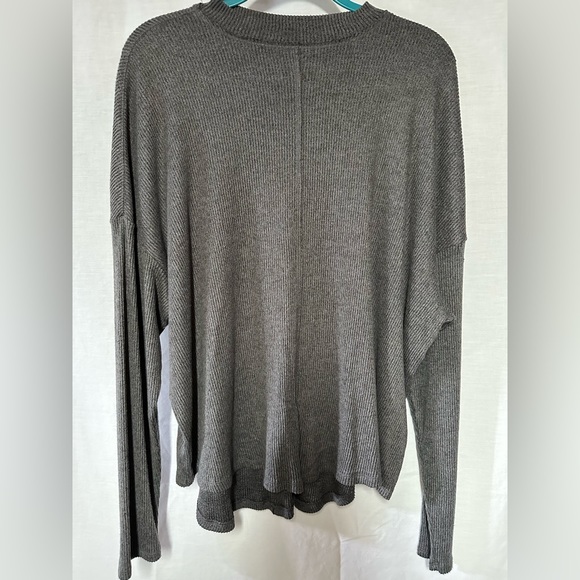 Barely worn. Women’s XXL long sleeve soft tee. Dark gray. - Picture 1 of 3